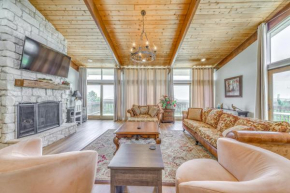 Serene Alto Cabin with Mountain Views and Fire Pit!